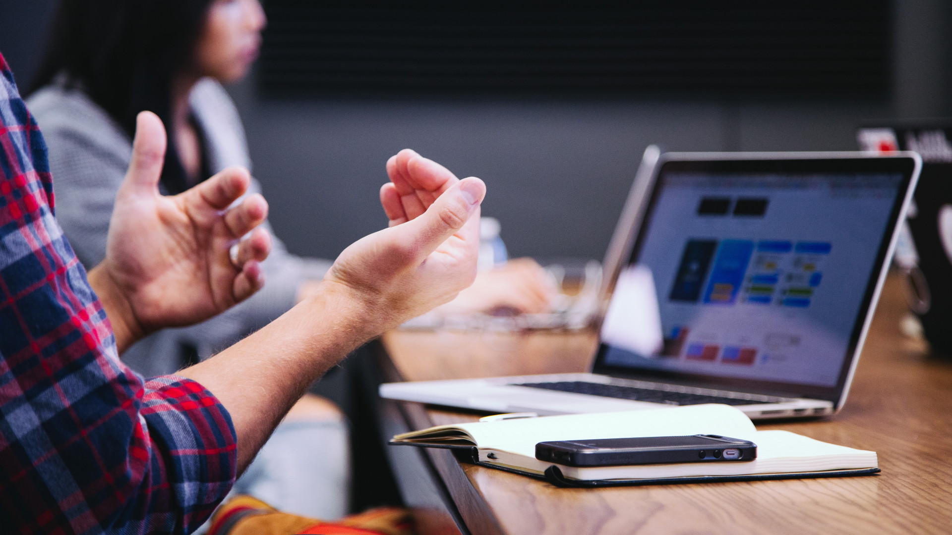 Améliorez votre présence en ligne grâce à une agence de communication